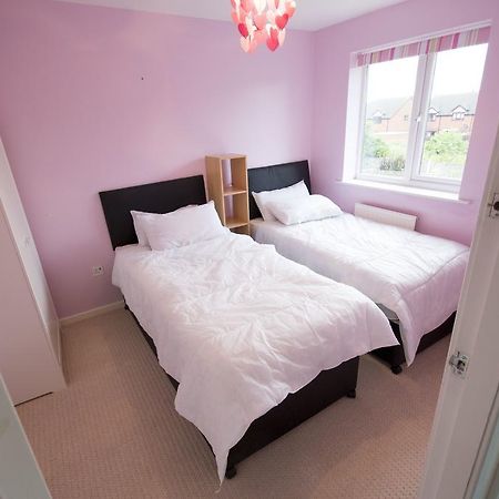 32 Pentland Close Честер Экстерьер фото