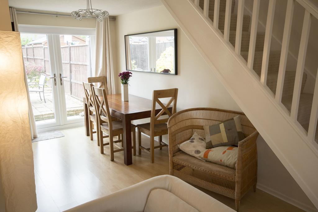 32 Pentland Close Честер Экстерьер фото